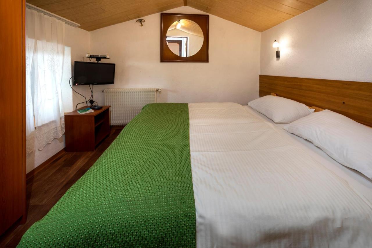 Apartment Pod Lipom Roč Zewnętrze zdjęcie